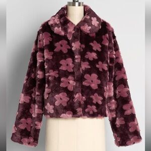 ModCloth x Princess Highway Crazy For Daisies Faux Fur Coat 4X (28/30 AU)
